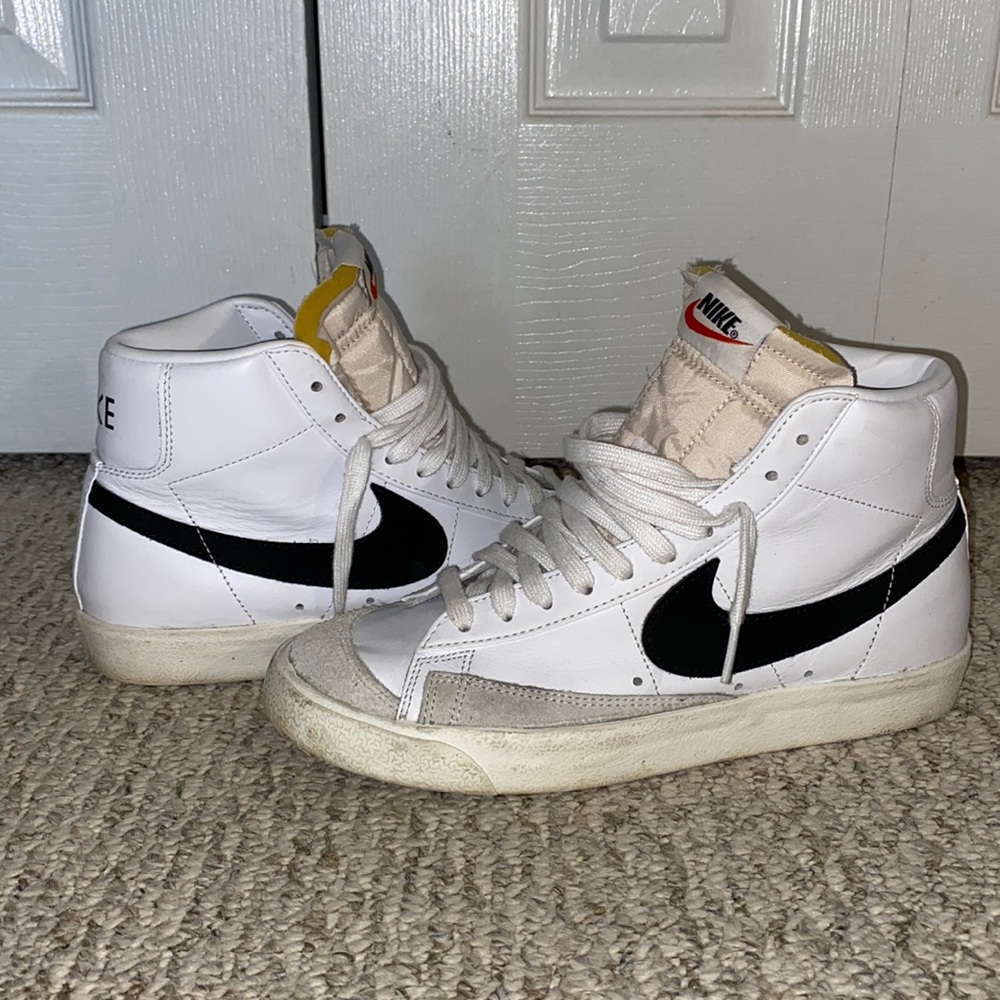 womens nike blazer mid 77 sneakers